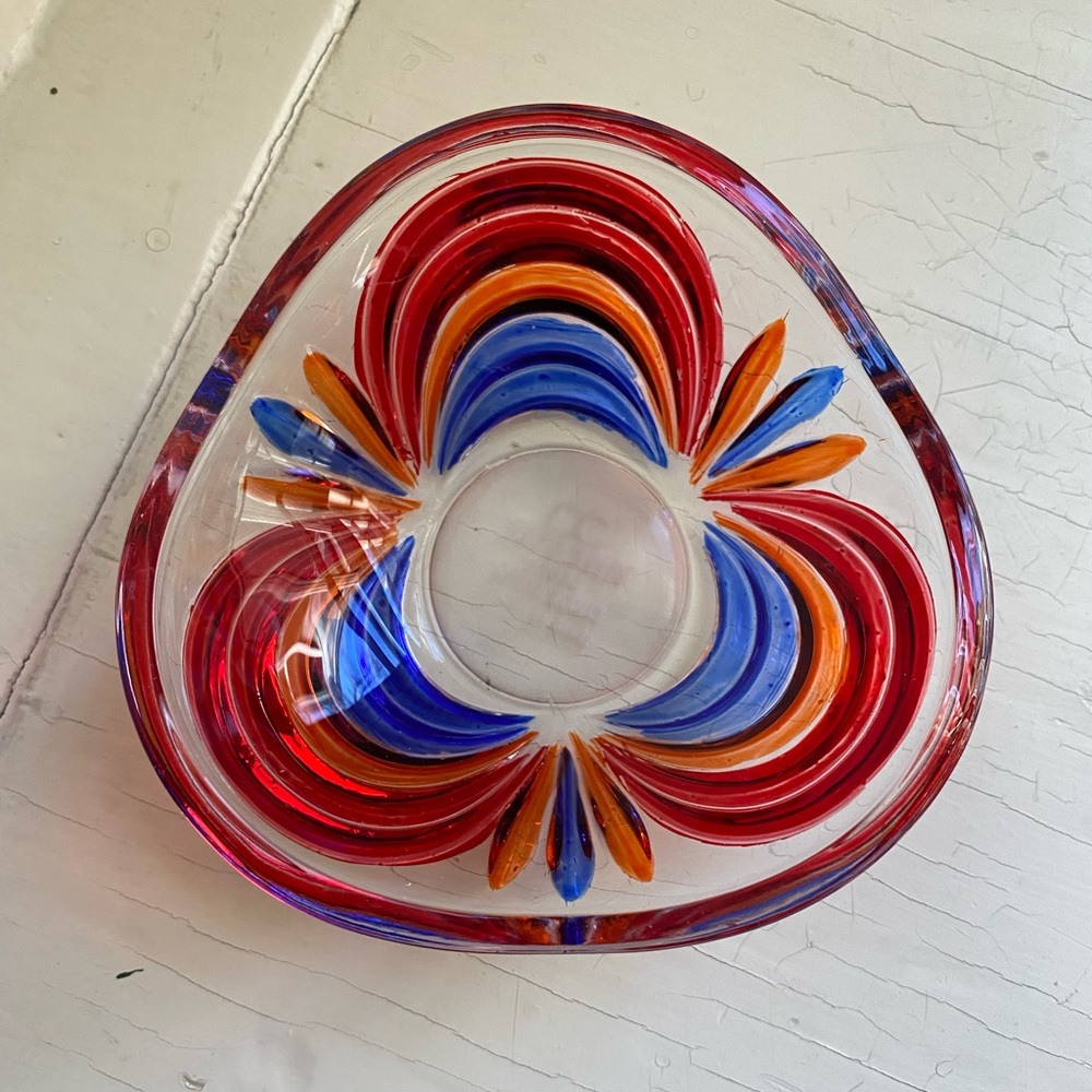 Made in Italy Murano glass dish. 3inches diameter.